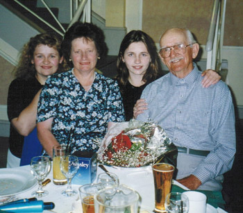 Viv with wife Janet and daughters Belinda and Melissa